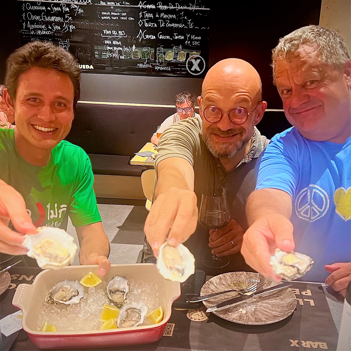 Bar X by Ricard Camarena